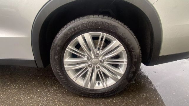 Vehicle image 11 of 32