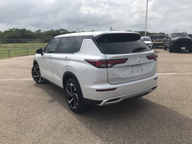 Vehicle image 7 of 32