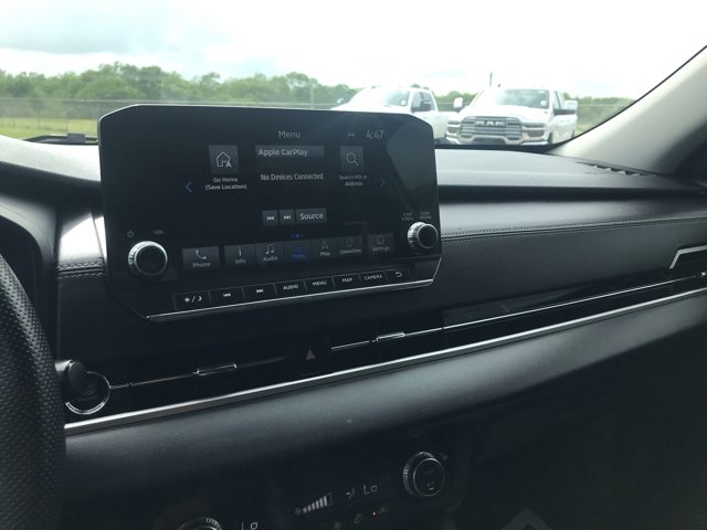 Vehicle image 22 of 32