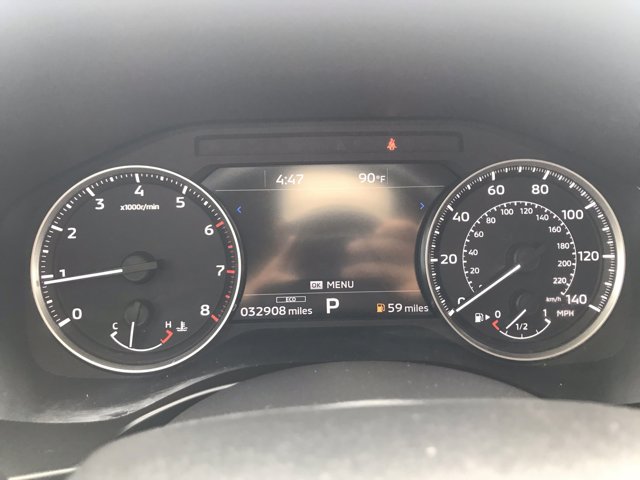 Vehicle image 21 of 32