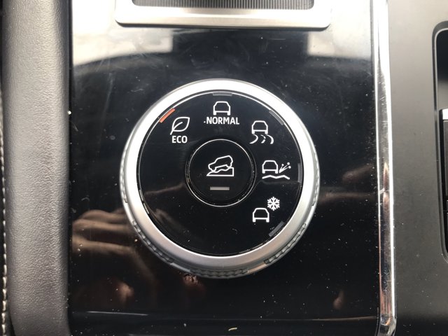 Vehicle image 24 of 32