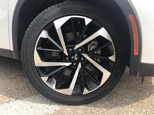 Vehicle image 9 of 32