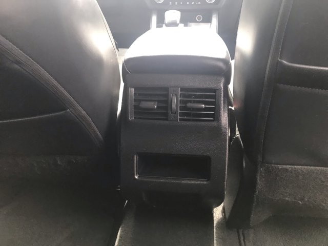 Vehicle image 26 of 32