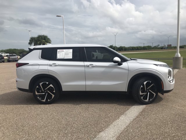Vehicle image 4 of 32