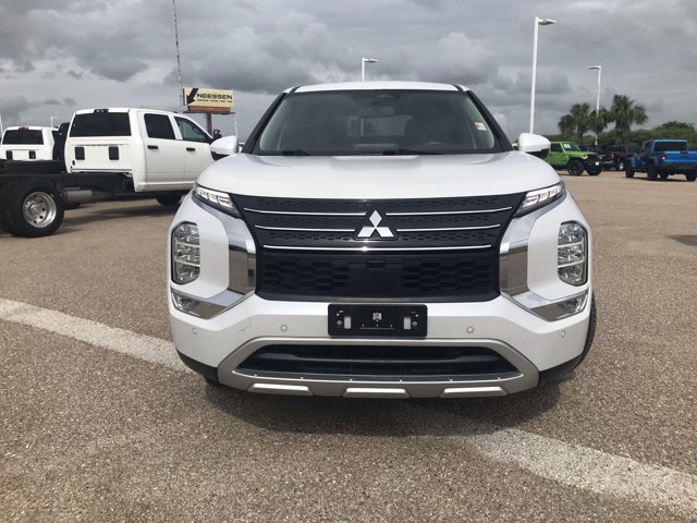 Vehicle image 2 of 32