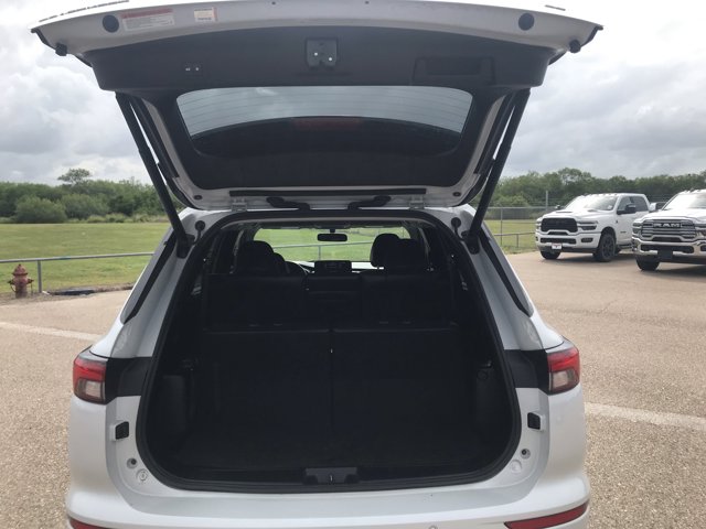 Vehicle image 11 of 32