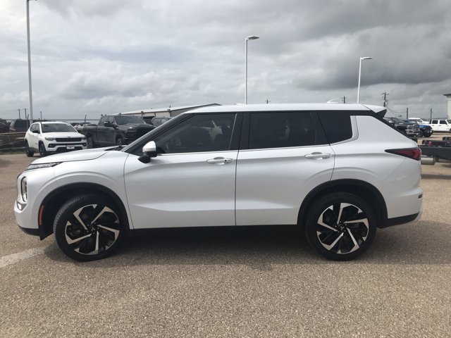 Vehicle image 8 of 32