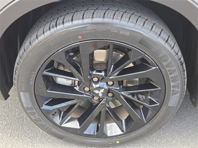Vehicle image 11 of 32