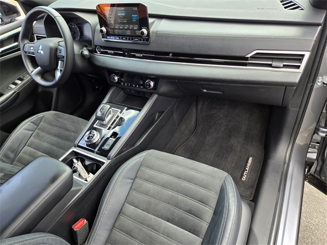 Vehicle image 20 of 32