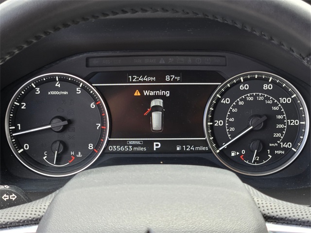 Vehicle image 25 of 32