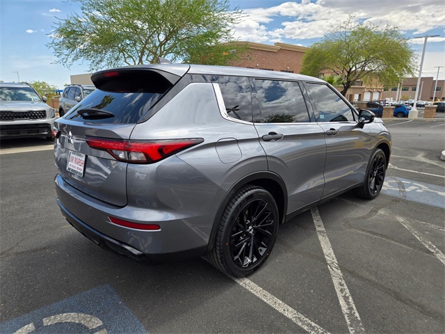 Vehicle image 4 of 32