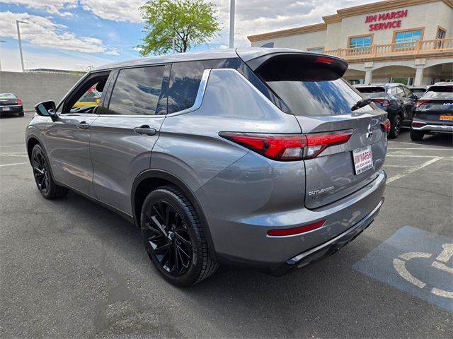 Vehicle image 6 of 32