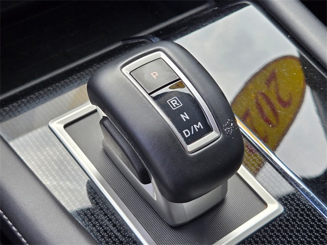 Vehicle image 30 of 32