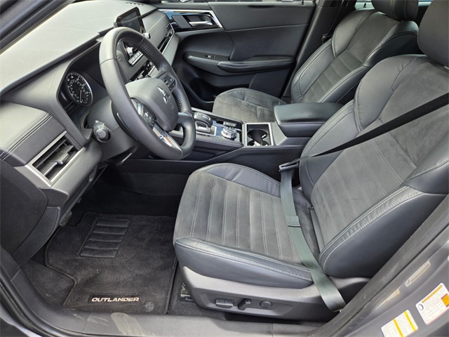 Vehicle image 12 of 32