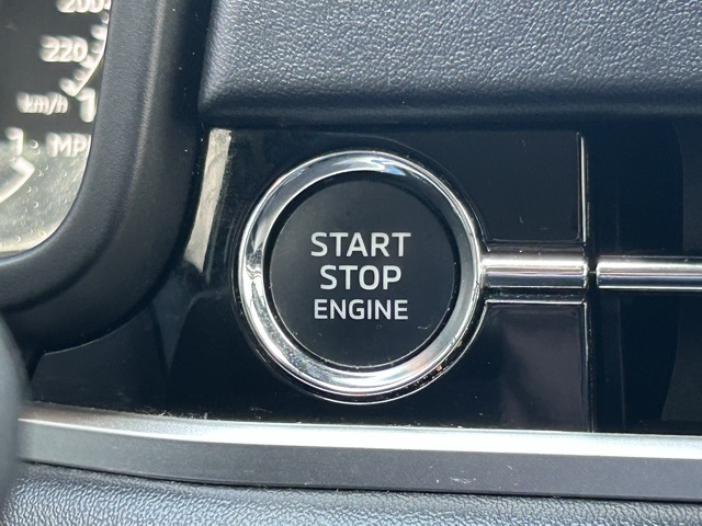 Vehicle image 25 of 29