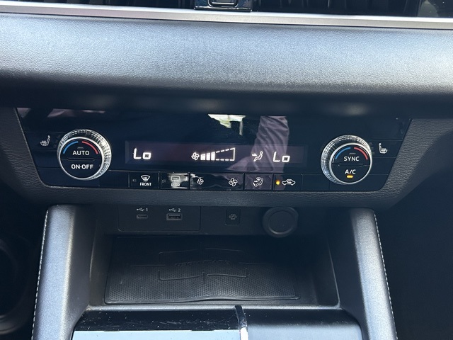 Vehicle image 28 of 29