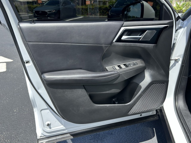 Vehicle image 22 of 29