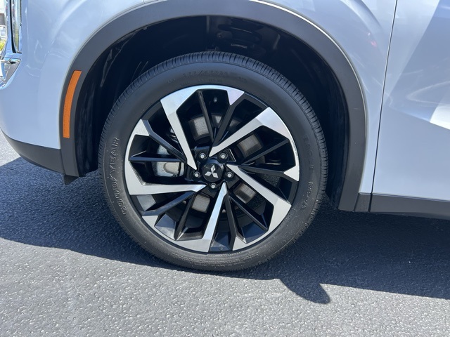 Vehicle image 8 of 29