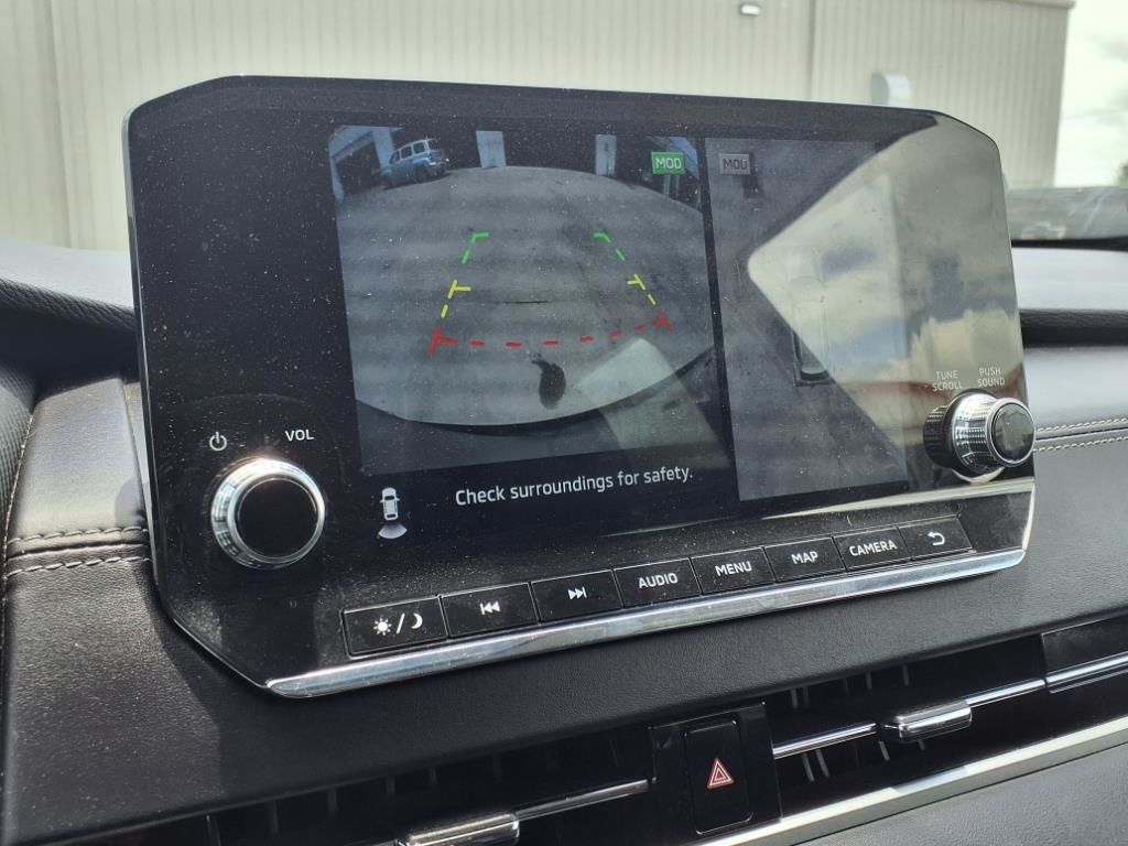 Vehicle image 16 of 20