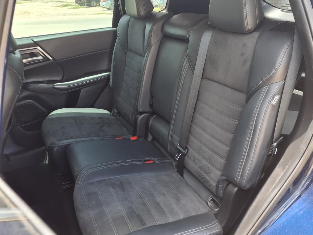 Vehicle image 11 of 20