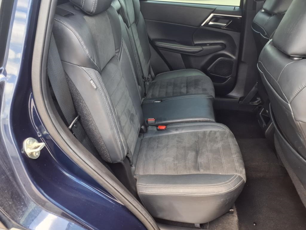 Vehicle image 12 of 20