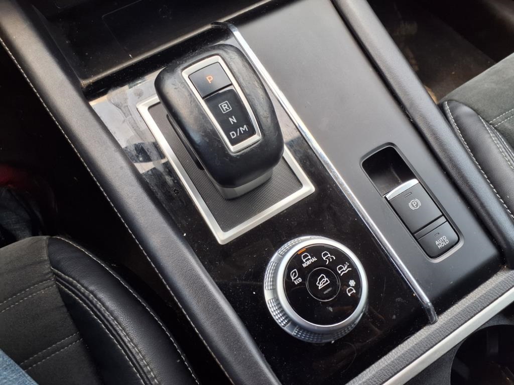 Vehicle image 17 of 20