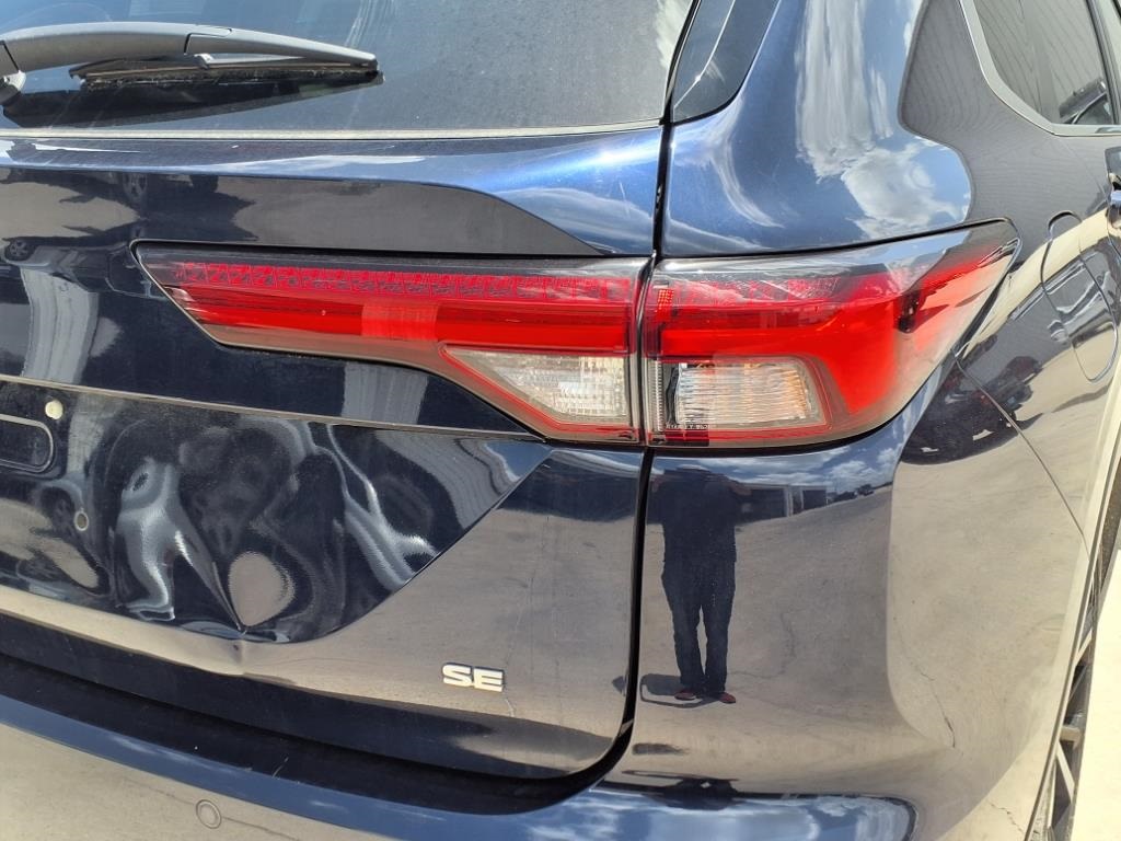 Vehicle image 10 of 20