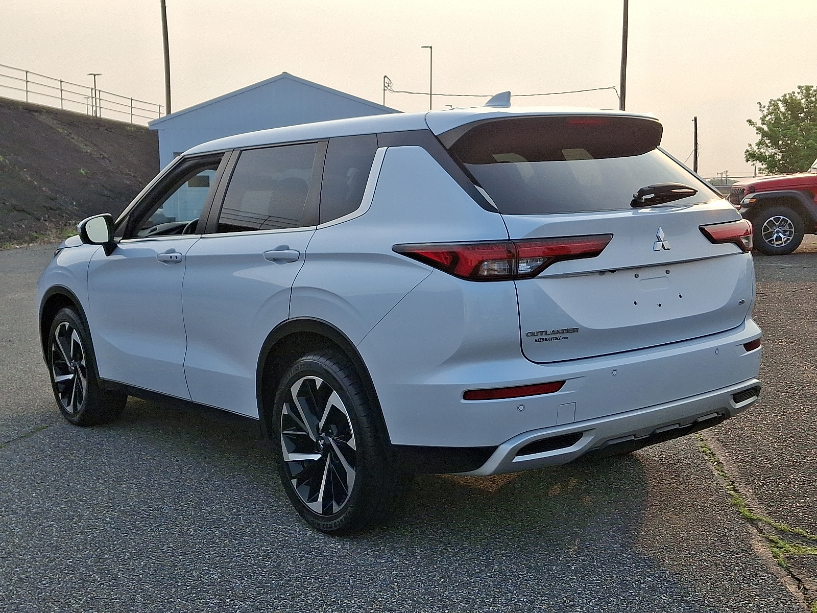 Vehicle image 7 of 32