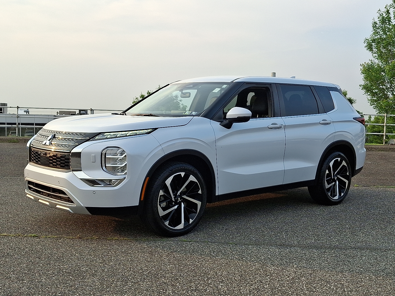 Vehicle image 1 of 32