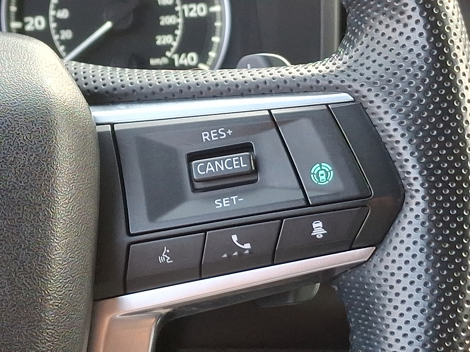 Vehicle image 22 of 32