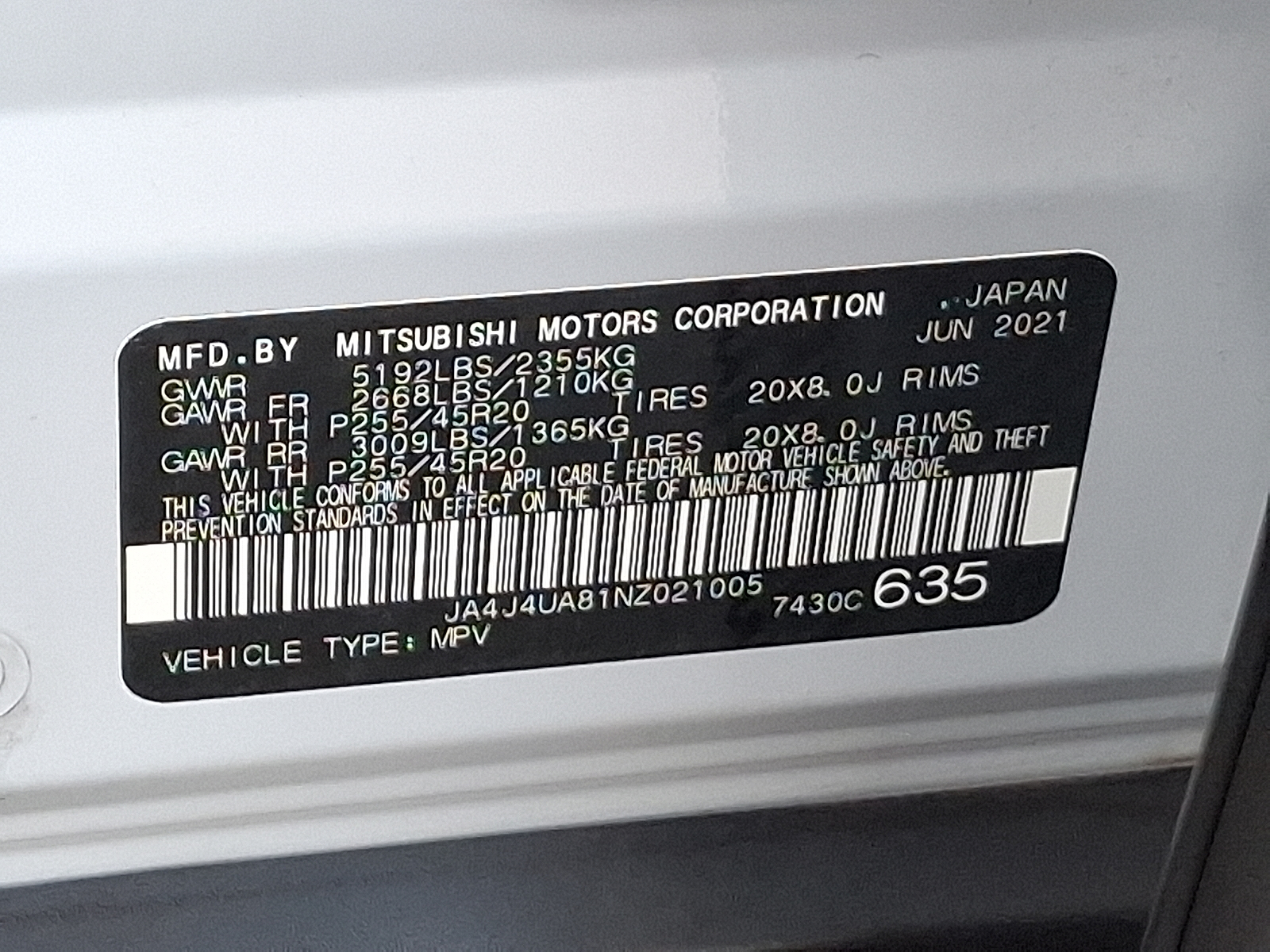Vehicle image 27 of 32