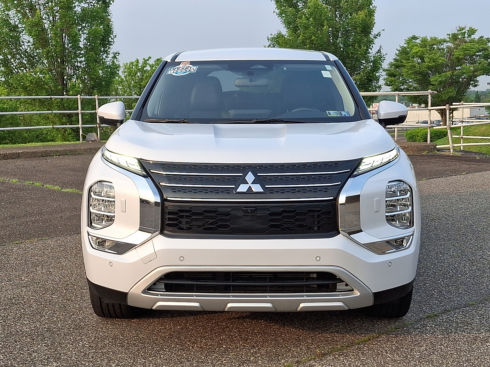 Vehicle image 2 of 32