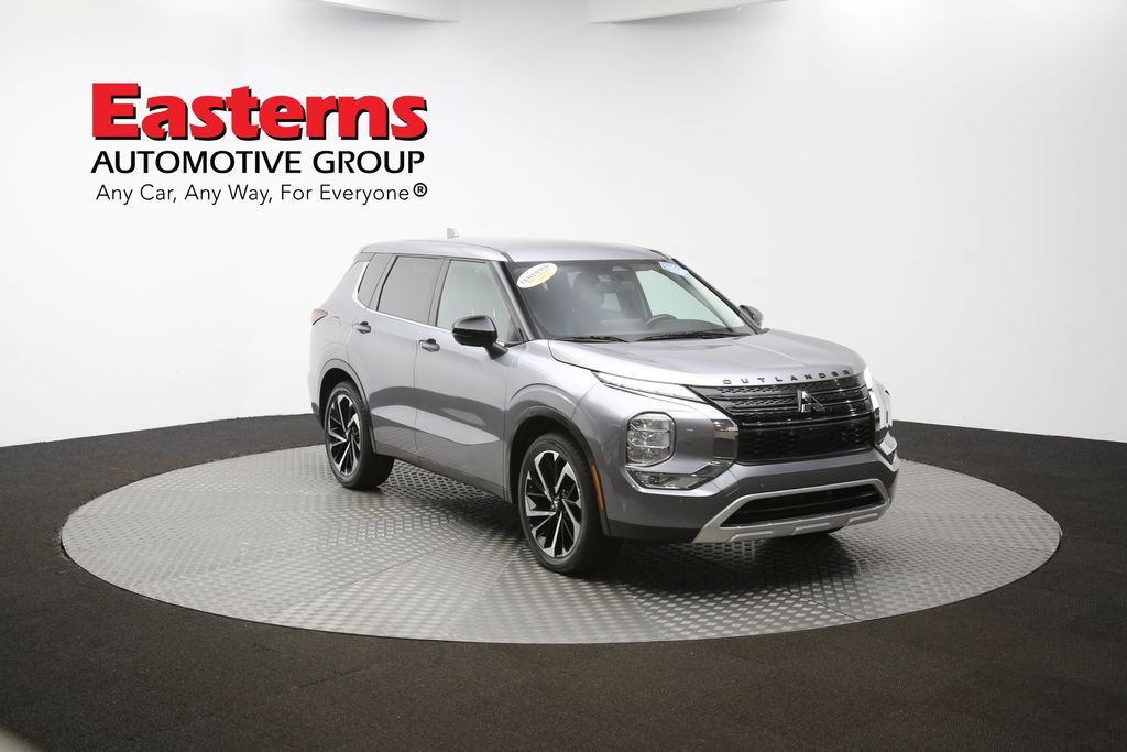 Vehicle image 15 of 64
