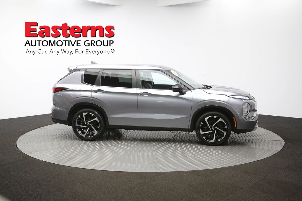 Vehicle image 18 of 64