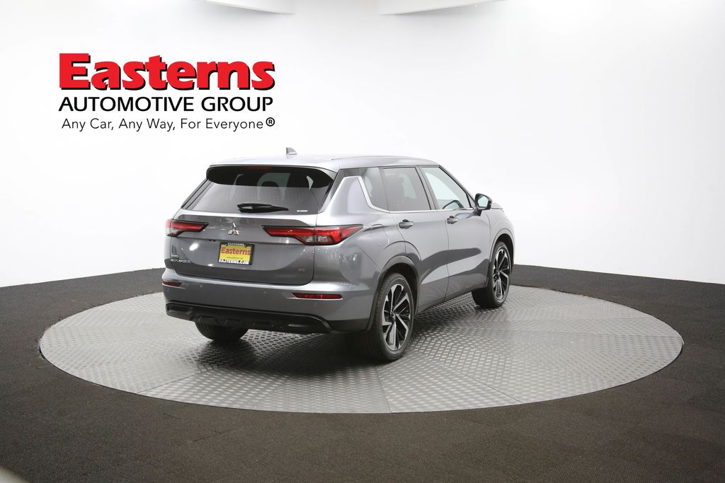 Vehicle image 23 of 64