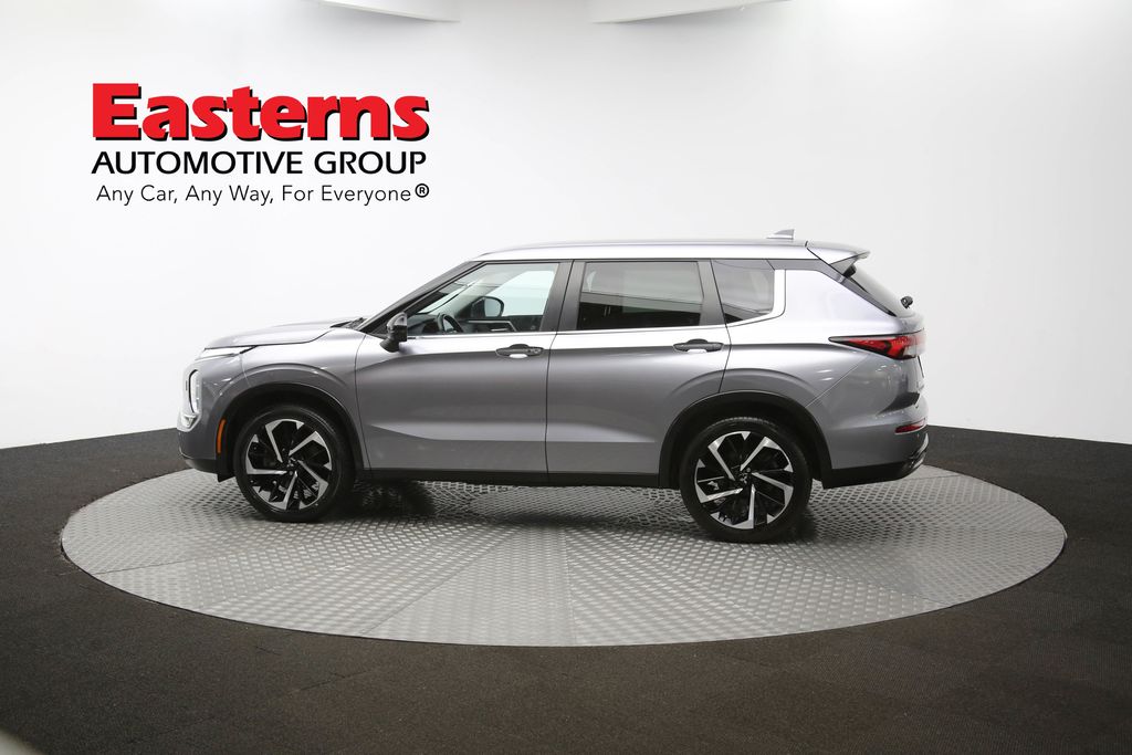 Vehicle image 35 of 64