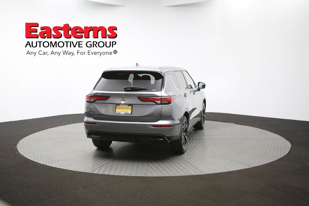 Vehicle image 21 of 64