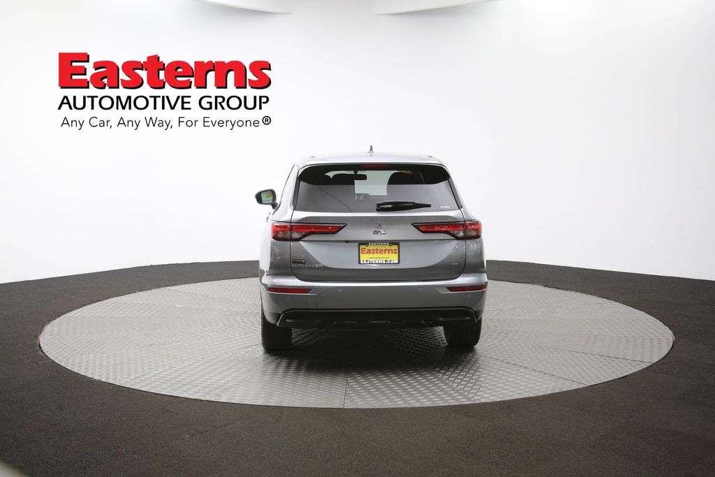 Vehicle image 28 of 64