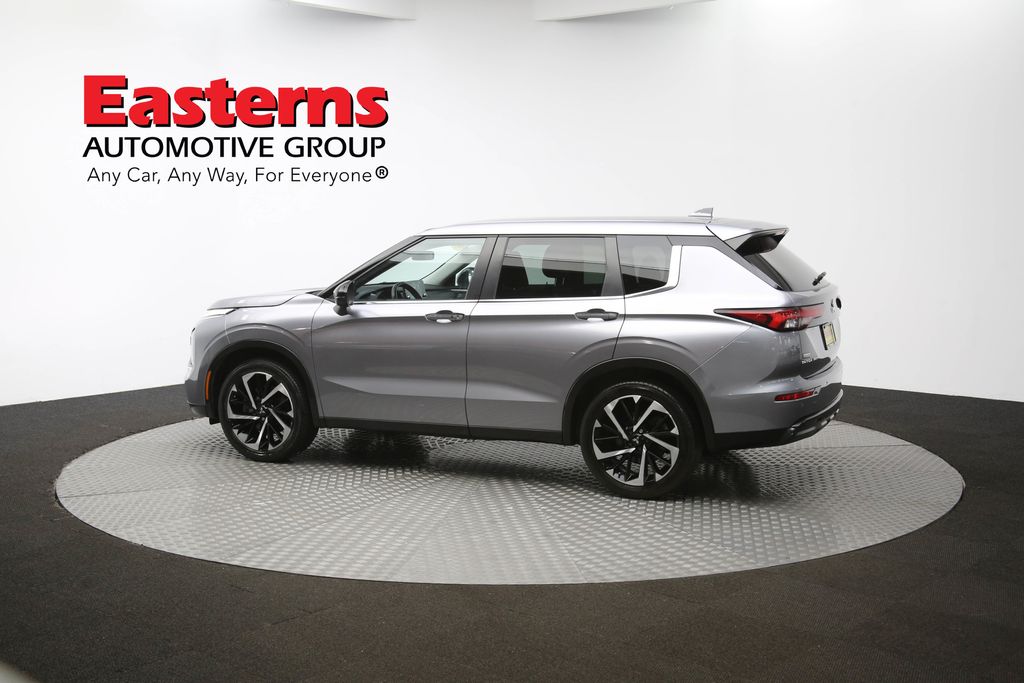 Vehicle image 30 of 64