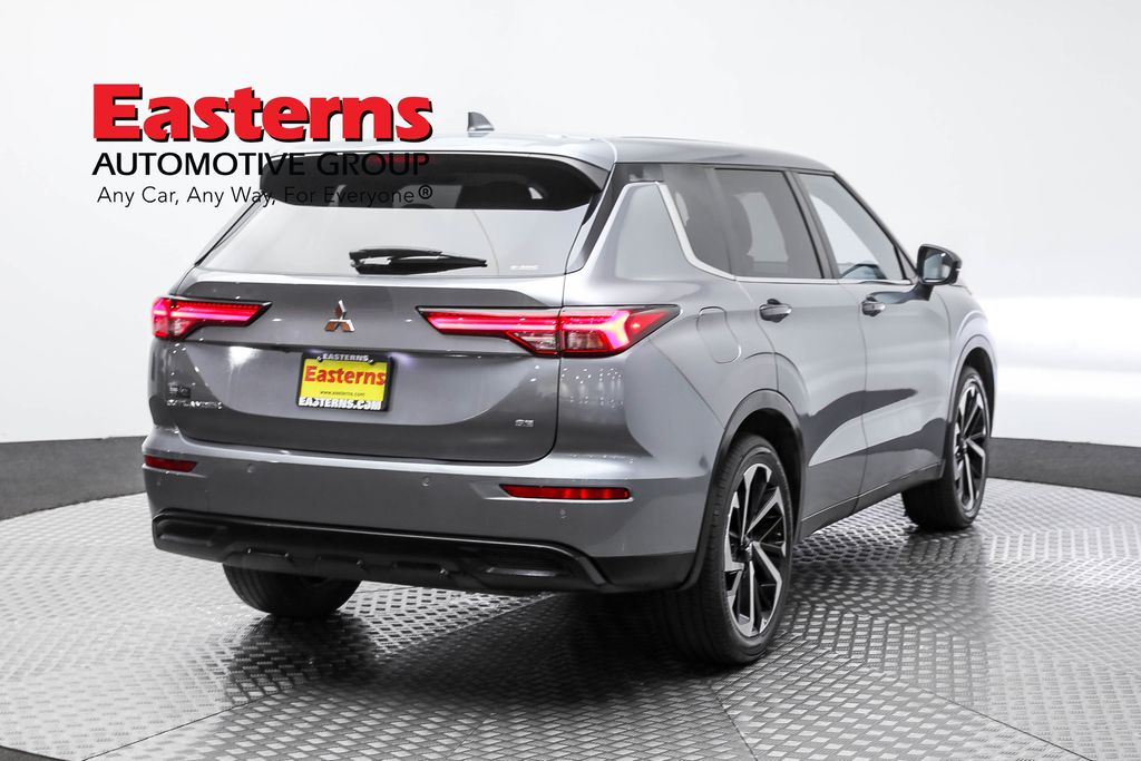 Vehicle image 25 of 64