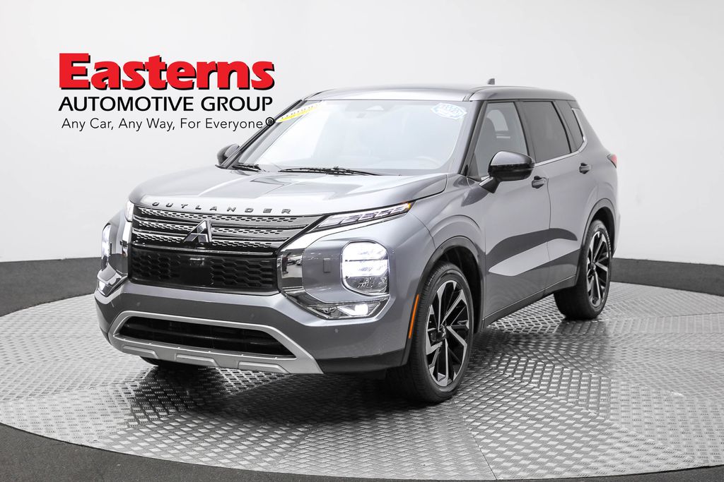 Vehicle image 4 of 64