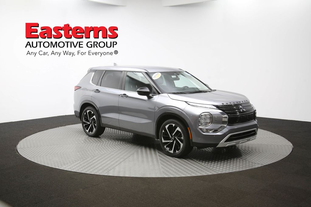 Vehicle image 12 of 64