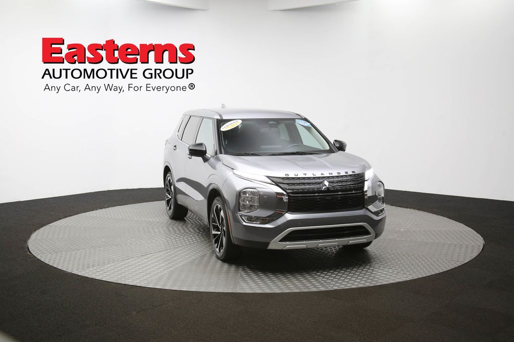 Vehicle image 10 of 64