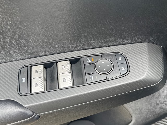 Vehicle image 10 of 20