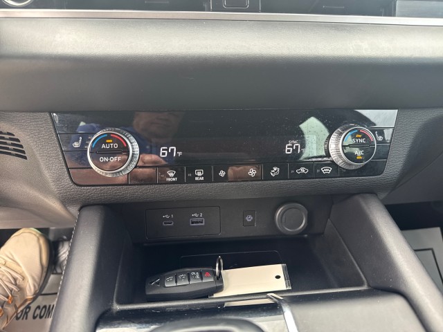Vehicle image 13 of 20