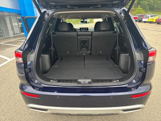 Vehicle image 8 of 20