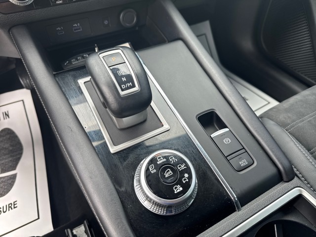 Vehicle image 14 of 20