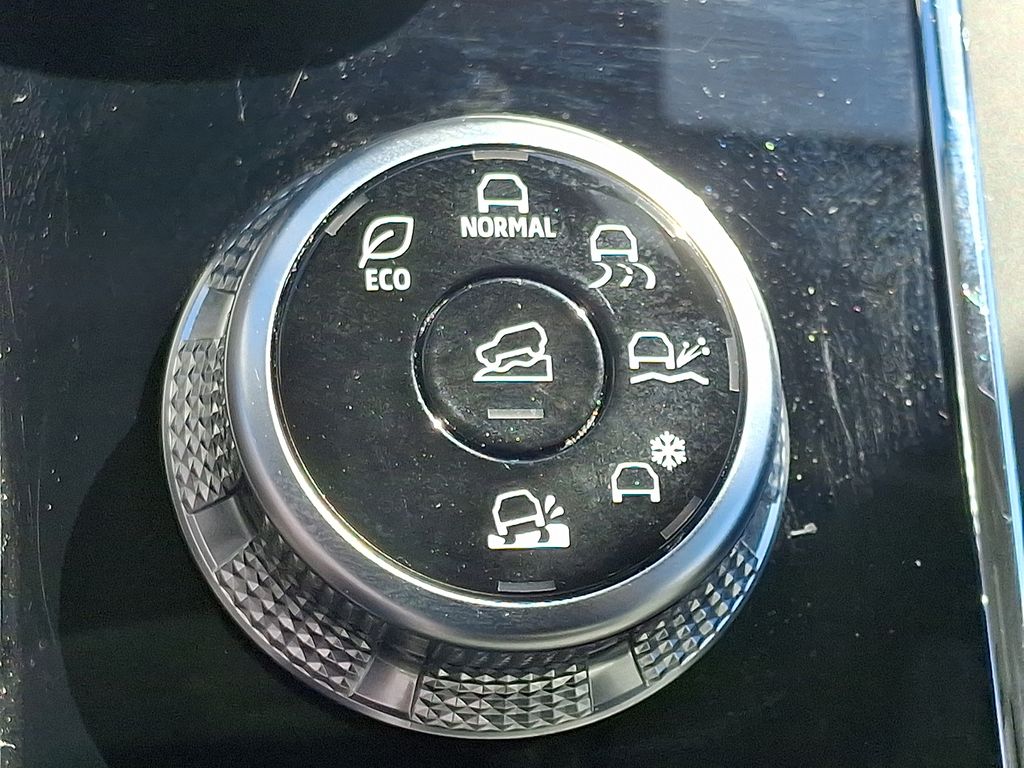 Vehicle image 25 of 36