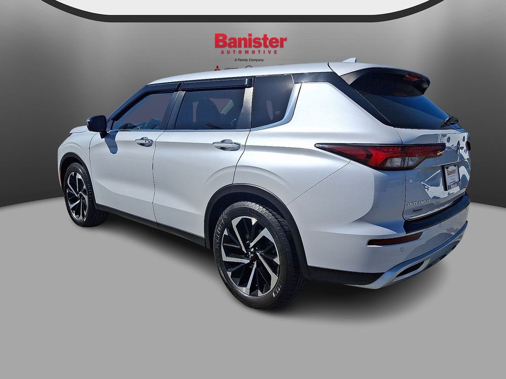 Vehicle image 6 of 36