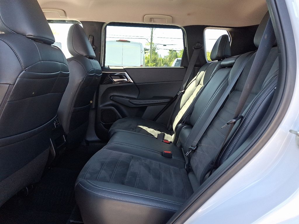Vehicle image 10 of 36